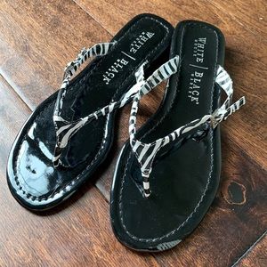 NWT WHITE HOUSE | BLACK MARKET Animal Print Thong Sandals Size 7